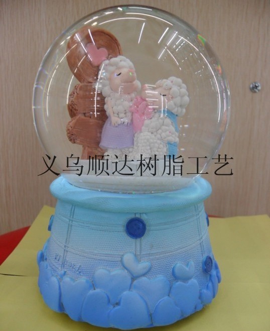 喜洋洋卡通工艺品环保树脂卡通水球