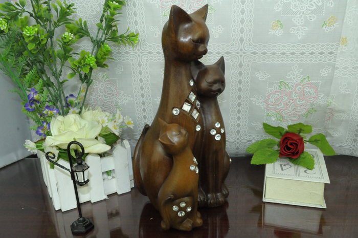 树脂工艺品三口之家猫