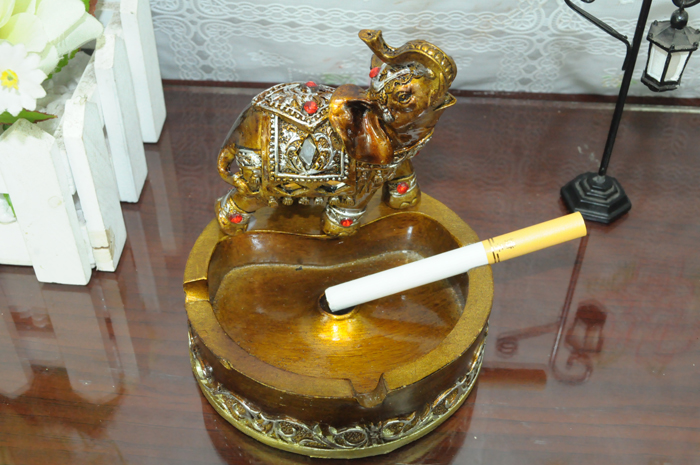 树脂工艺品烟灰缸大象倒放香烟图片