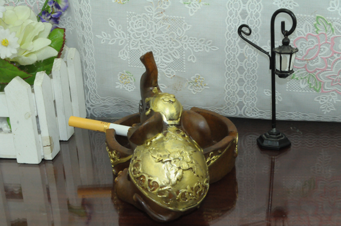 坐姿大象大面积描金